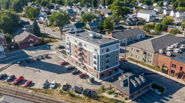 $2,300 | 10 4th Street, Unit 401, Dover, NH 03820