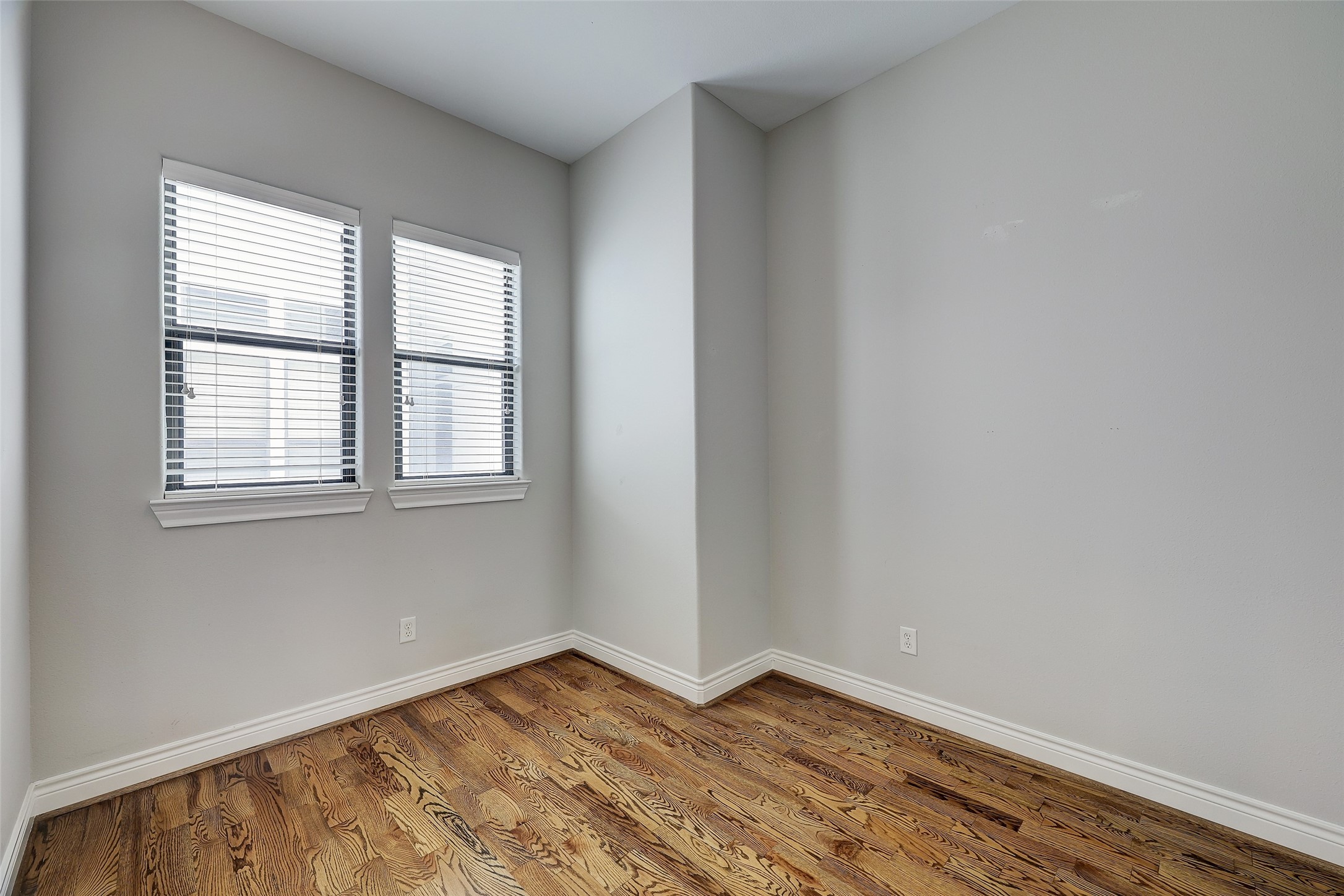 3245 Maxroy Street Houston, TX 77008 - Photo 12 of 31