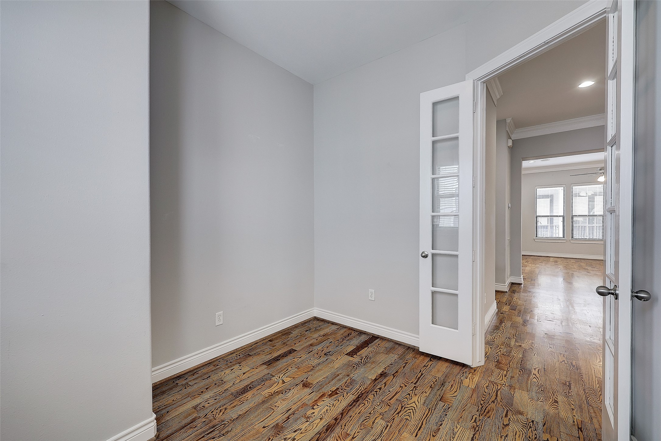 3245 Maxroy Street Houston, TX 77008 - Photo 13 of 31