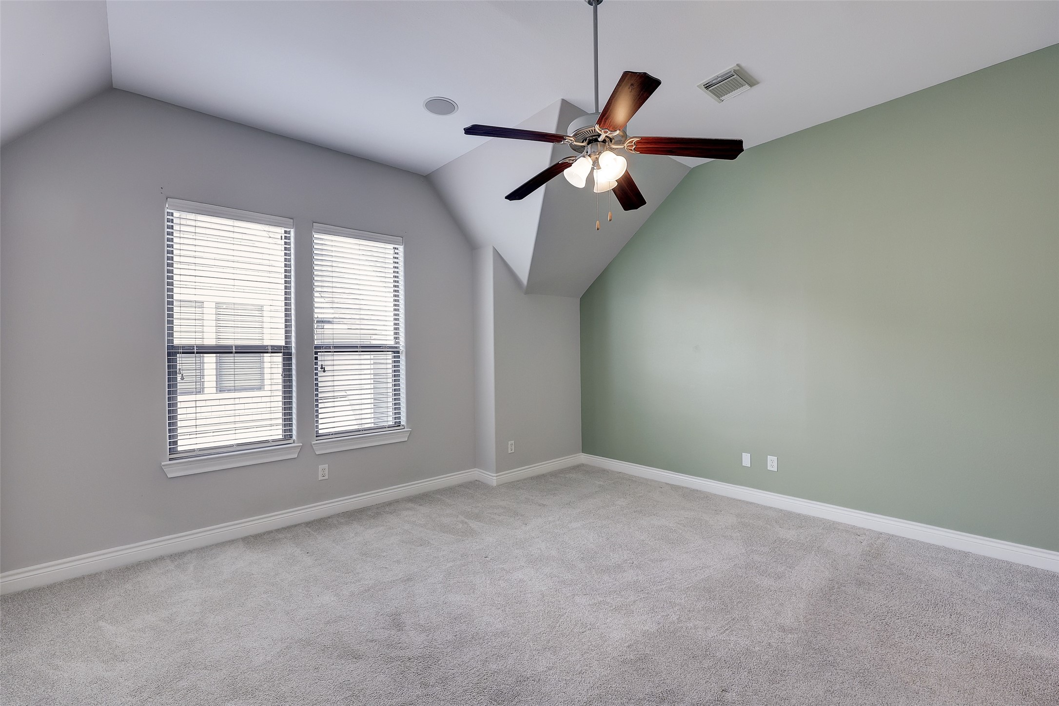 3245 Maxroy Street Houston, TX 77008 - Photo 15 of 31