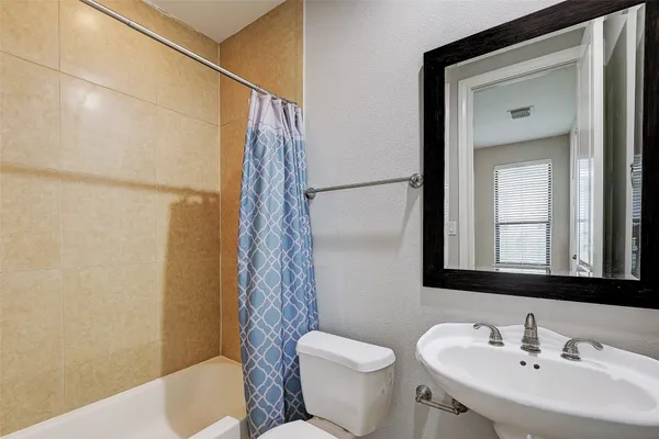 $2,950 | 3245 Maxroy Street, Houston, TX 77008