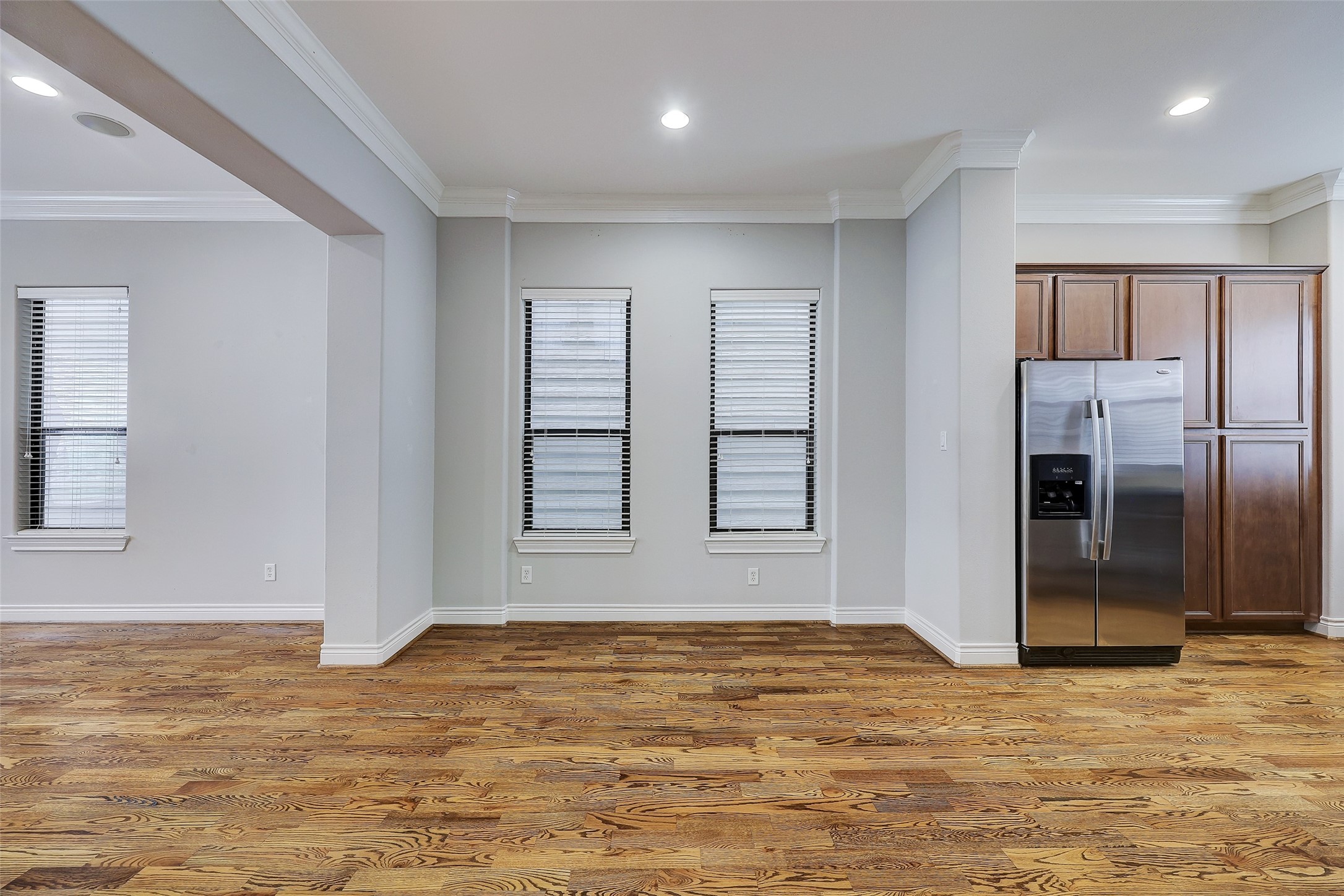 3245 Maxroy Street Houston, TX 77008 - Photo 8 of 31