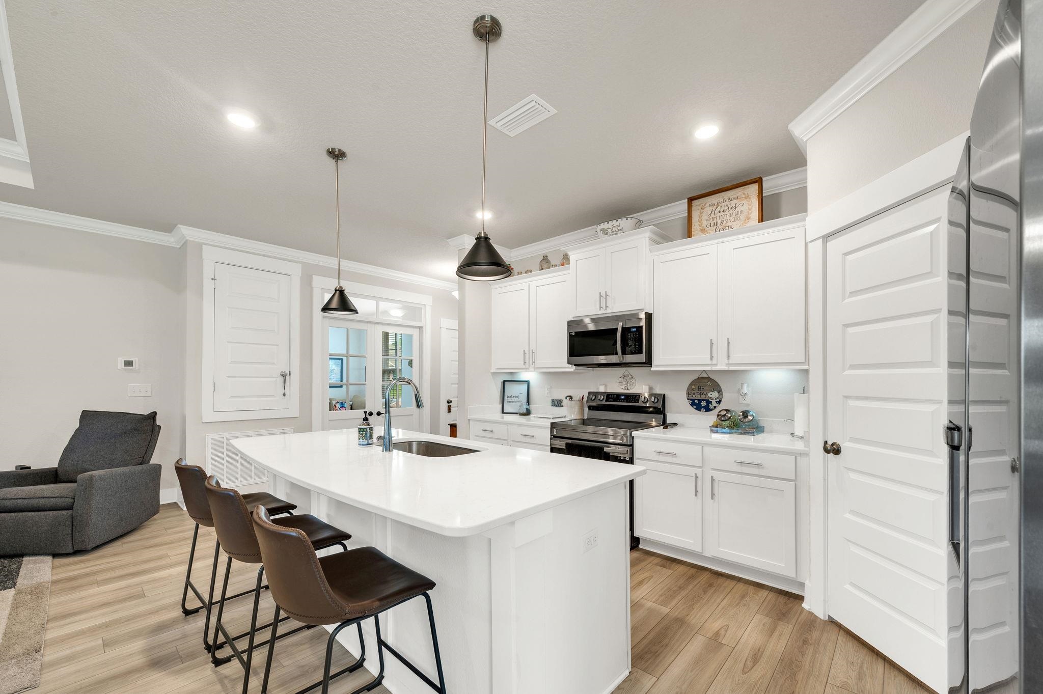 9816 Lakeview Drive Foley, AL 36535 - Photo 23 of 59 Kitchen