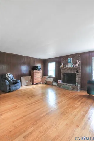 a view of a livingroom with a fireplace