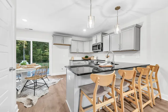 $215,900 | 131 Quarry Point Drive, Unit C131, Clarksville, TN 37043