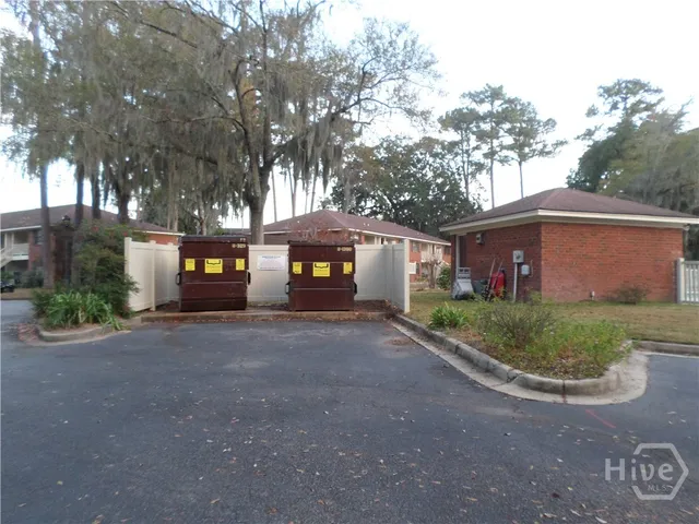 $1,600 | 29 Colony Park Drive, Savannah, GA 31406