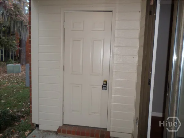 $1,500 | 29 Colony Park Drive, Savannah, GA 31406