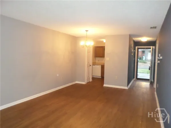 $1,500 | 29 Colony Park Drive, Savannah, GA 31406