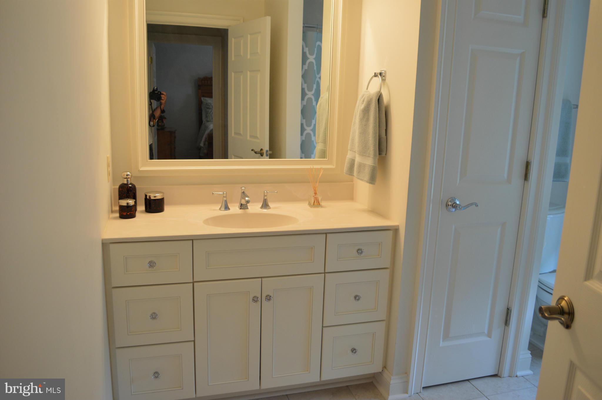 2015 Hughes Shop Road Westminster, MD 21158 - Photo 23 of 30 Main bath w/ linen closet, ceramic floor