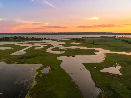 $6,350,000 | 82 Nonquit Lane, Tiverton, RI 02878