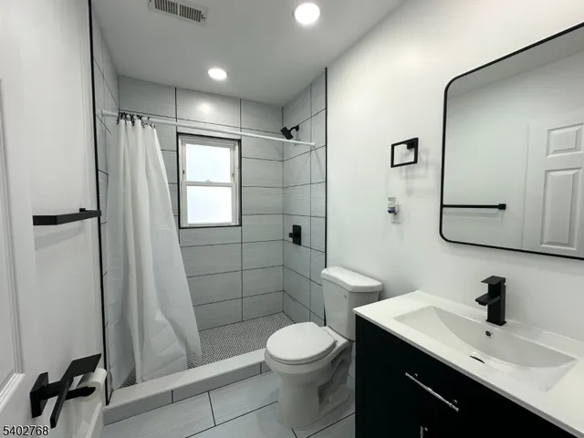 $2,000 | 210 Norway Avenue, Unit 2, Hamilton, NJ 08609