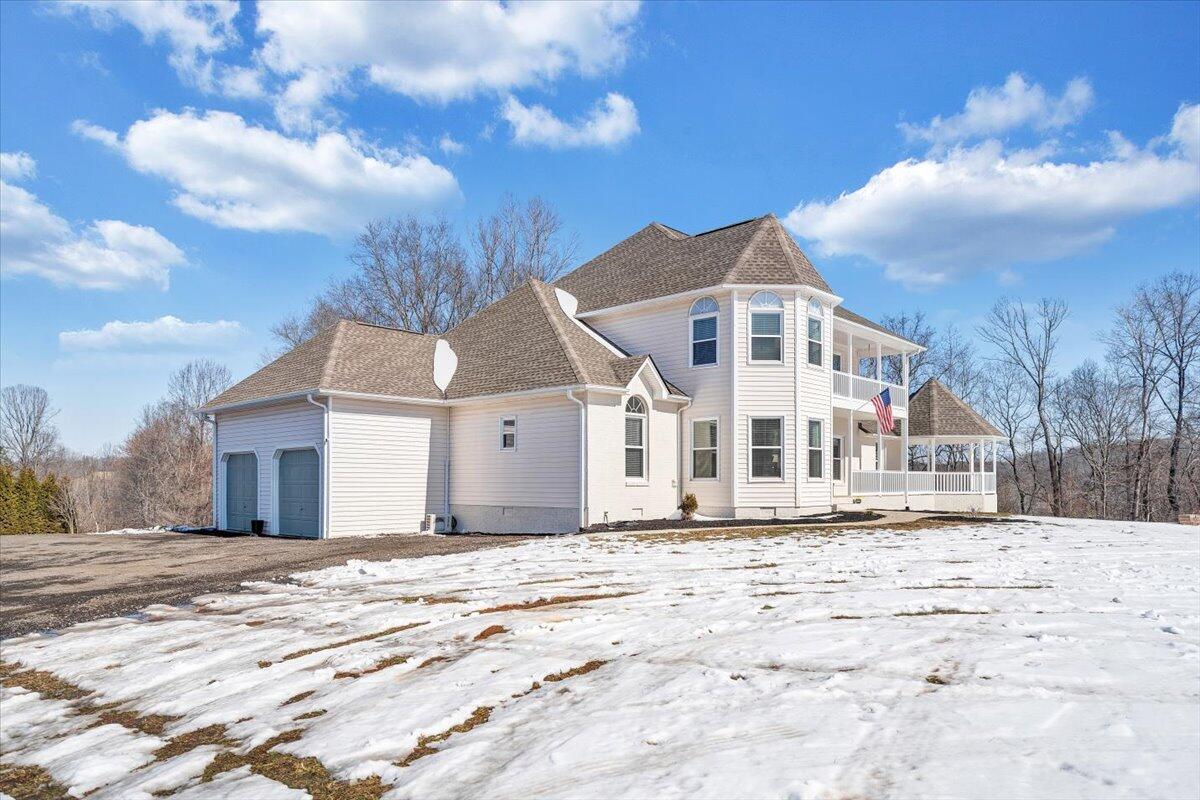 10 Wilkerson Road Wirtz, VA 24184 - Photo 4 of 88 079-MIB05326-R5