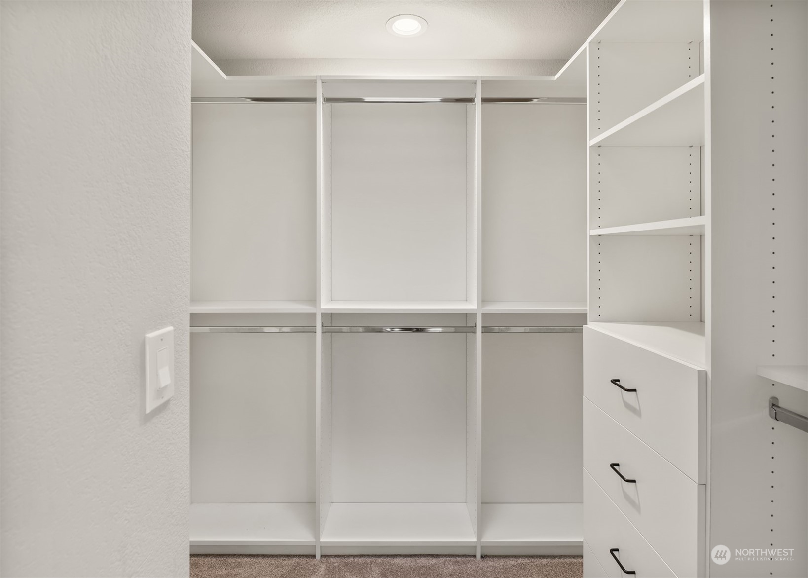 917 9th Avenue South Edmonds, WA 98020 - Photo 19 of 40 a view of an empty walk in closet