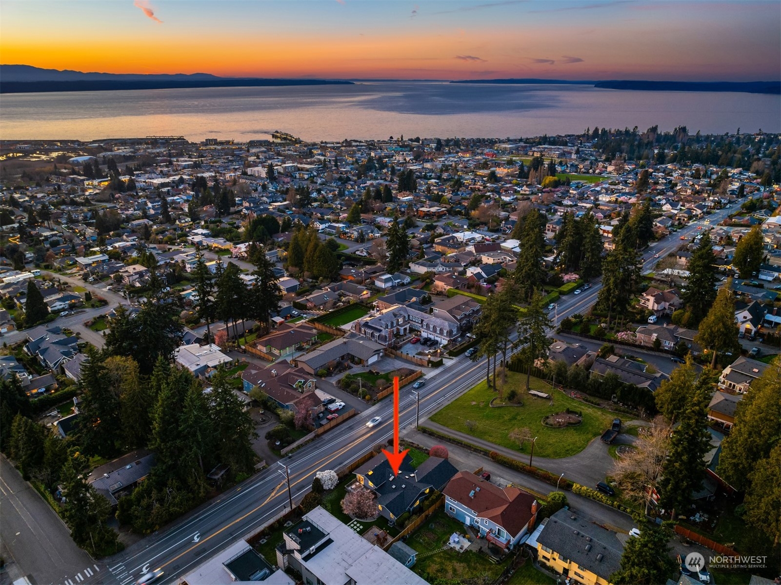 917 9th Avenue South Edmonds, WA 98020 - Photo 38 of 40 an aerial view of residential building and city view