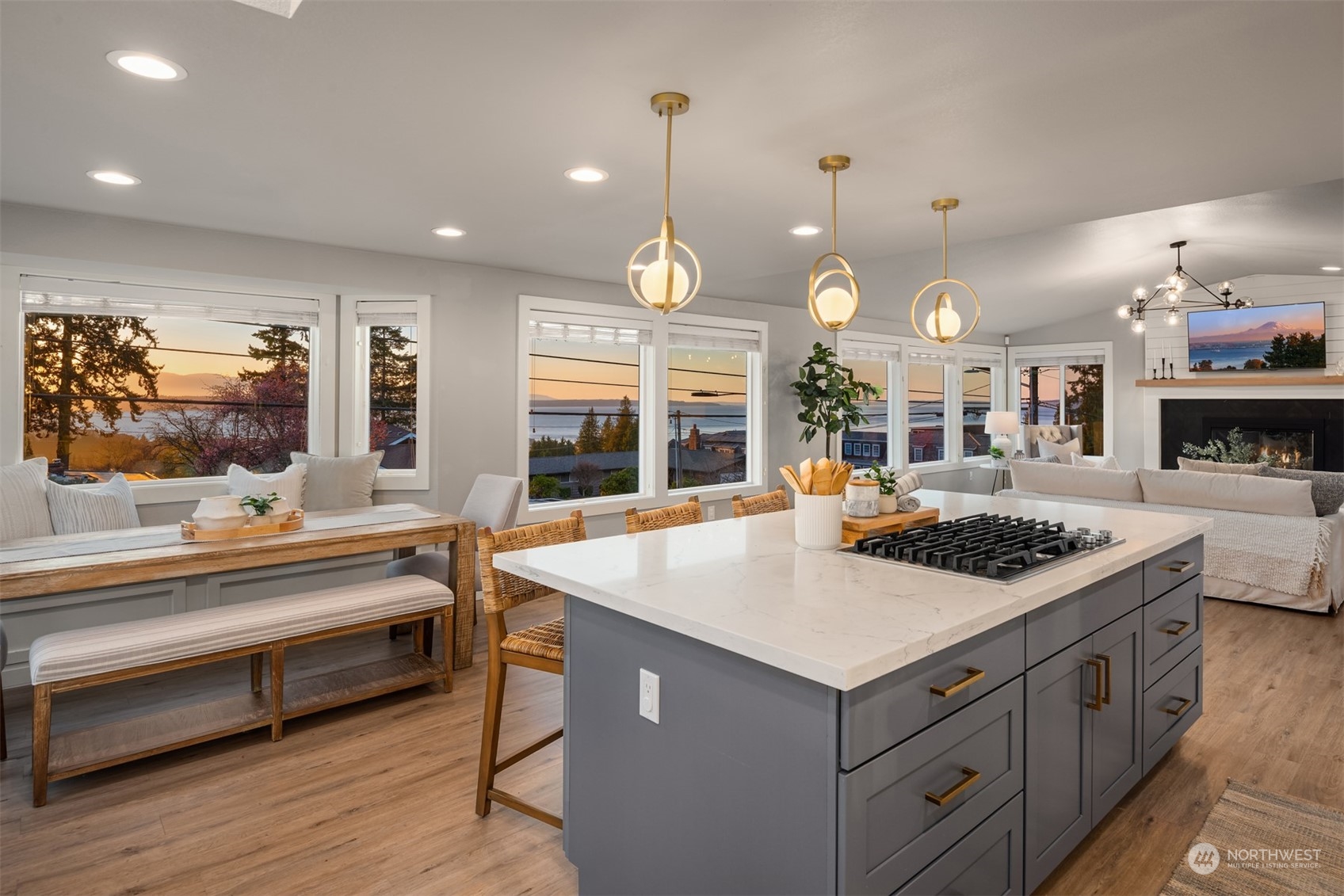 917 9th Avenue South Edmonds, WA 98020 - Photo 4 of 40 a kitchen that has a lot of cabinets in it