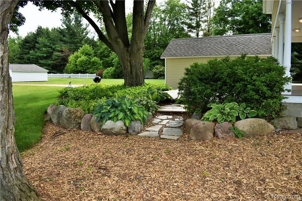 9319 Beecher Road Flushing, MI 48433 - Photo 15 of 67