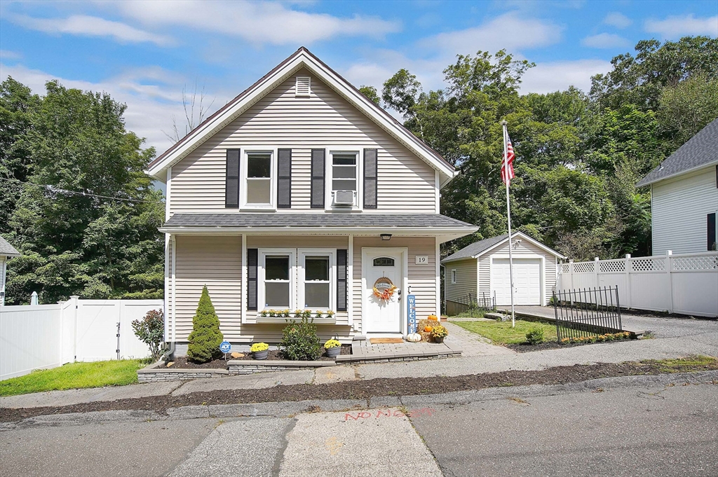 19 Keyes Street Warren, MA 01083 - Photo 1 of 31 Gallery Image 1