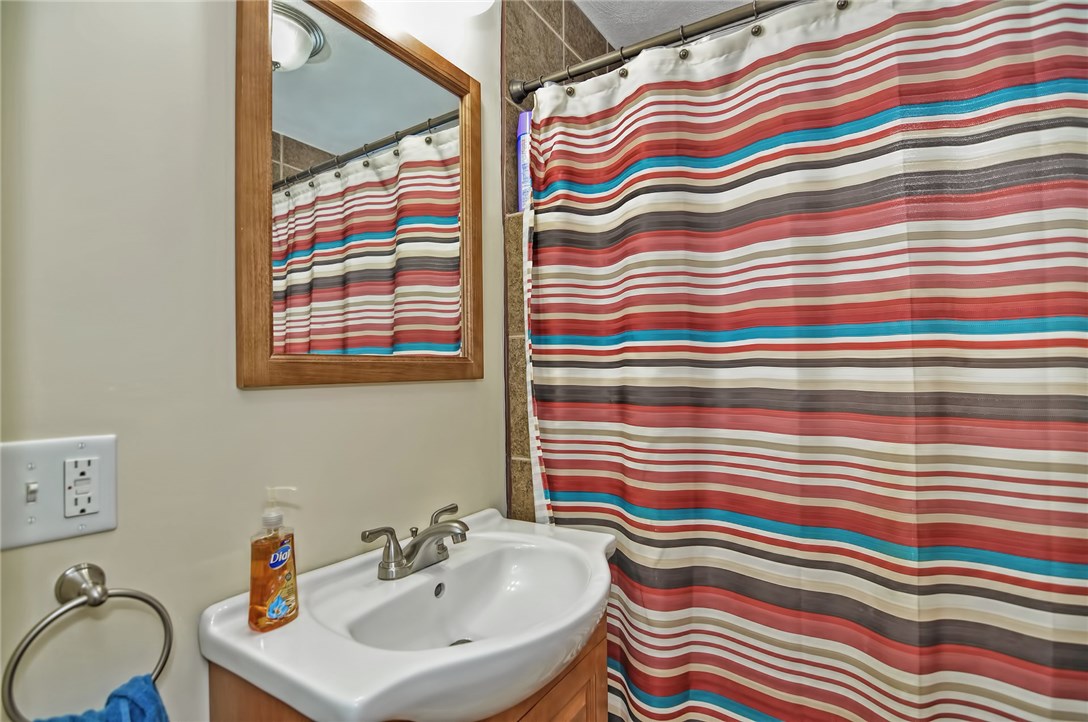 87 Rosemere Road Pawtucket, RI 02861 - Photo 13 of 35 Gallery Image 13