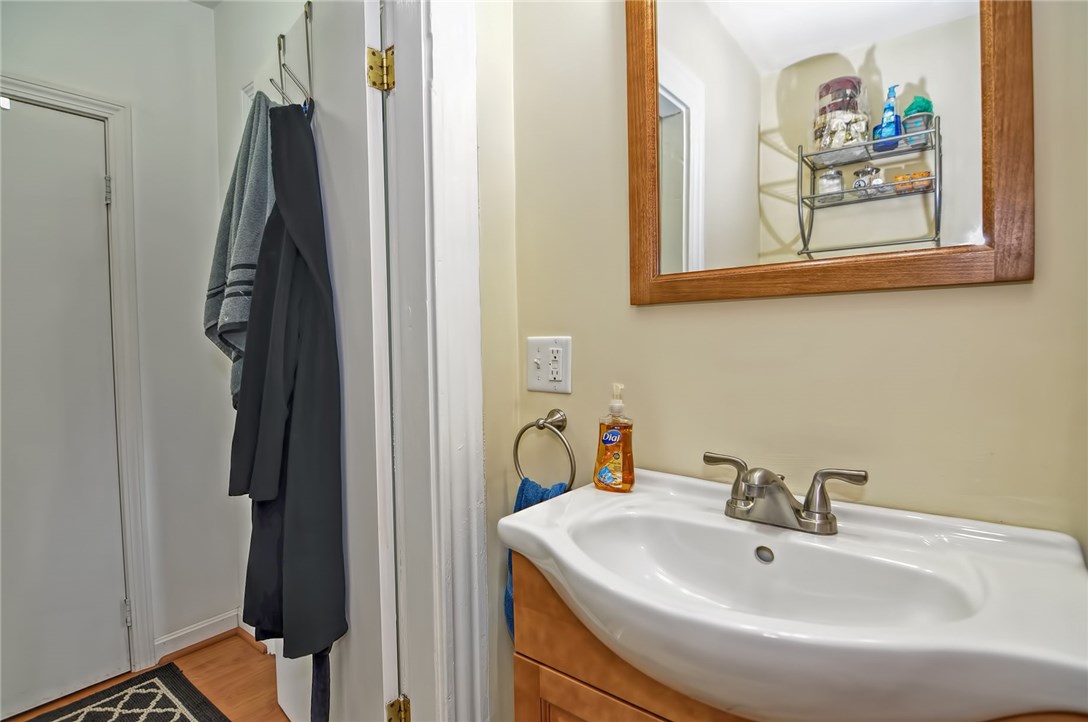 87 Rosemere Road Pawtucket, RI 02861 - Photo 14 of 35 Gallery Image 14