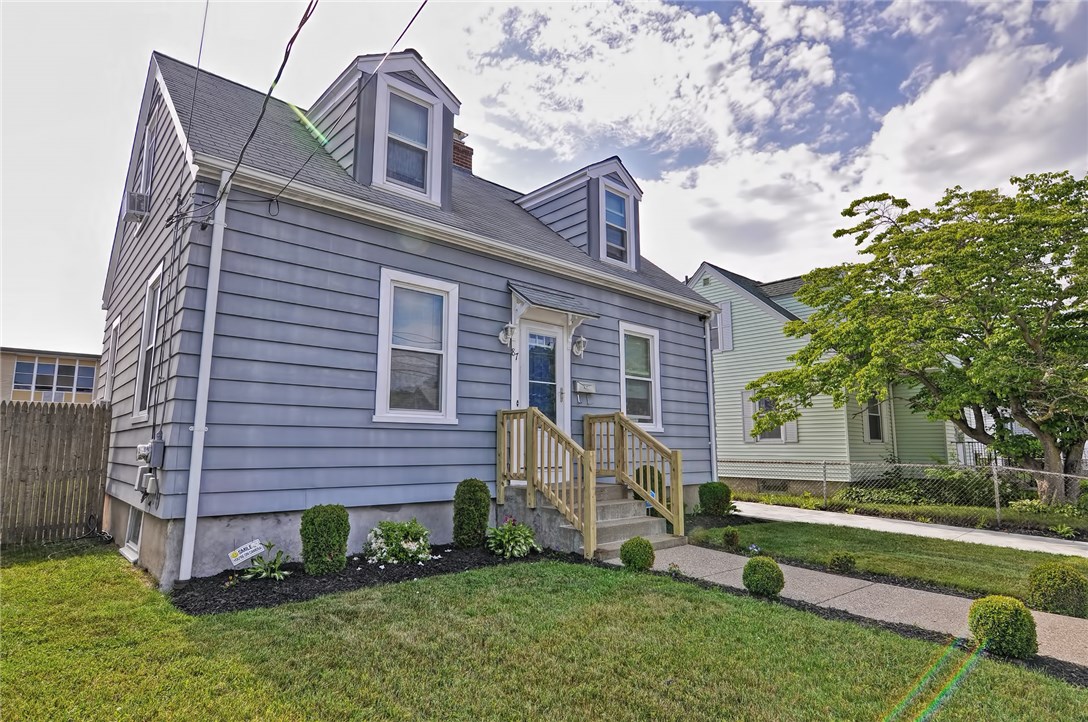 87 Rosemere Road Pawtucket, RI 02861 - Photo 2 of 35 Gallery Image 2