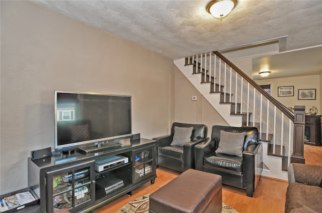 87 Rosemere Road Pawtucket, RI 02861 - Photo 30 of 35 Gallery Image 30