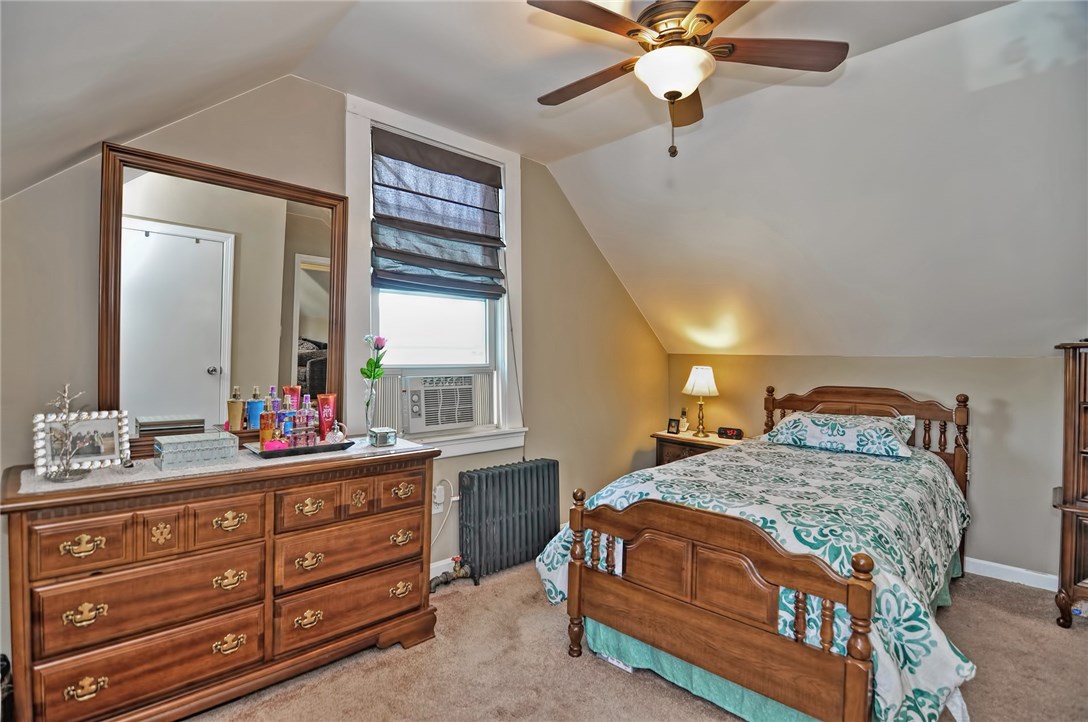 87 Rosemere Road Pawtucket, RI 02861 - Photo 4 of 35 Gallery Image 4