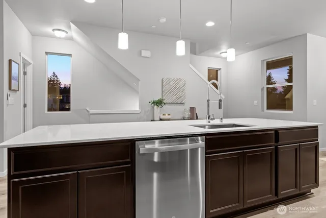 $559,990 | 7025 Rainier Drive, Unit B, Everett, WA 98203