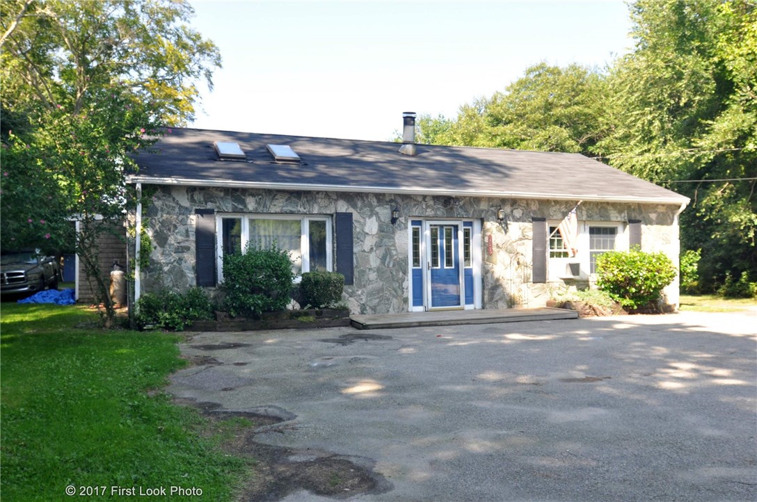 453 Lake Road Tiverton, RI 02878 - Photo 3 of 40