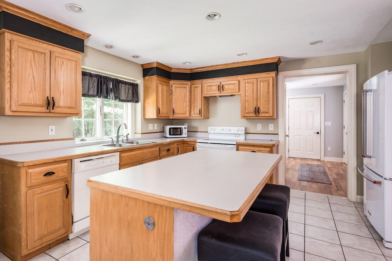 180 Piscassic Road Newfields, NH 03856 - Photo 8 of 40