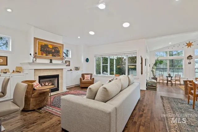 $779,900 | 336 West Colchester Drive, Eagle, ID 83616