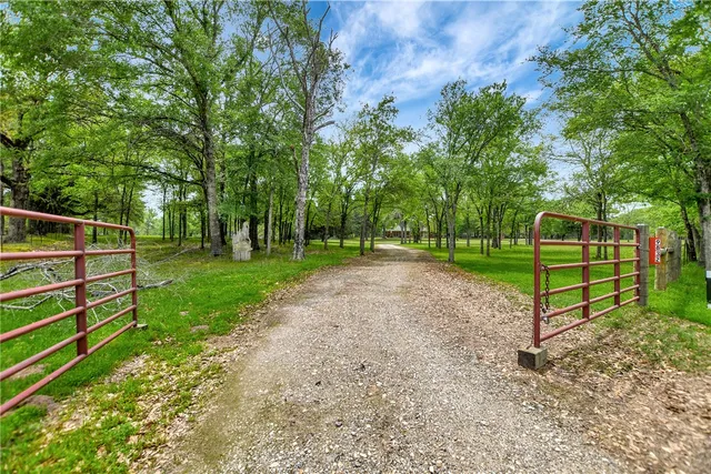 $1,199,000 | 9832 Hawaii Lane, Midway, TX 75852