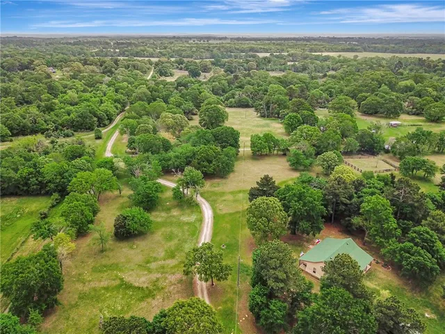 $1,199,000 | 9832 Hawaii Lane, Midway, TX 75852