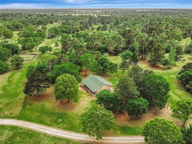 $1,199,000 | 9832 Hawaii Lane, Midway, TX 75852