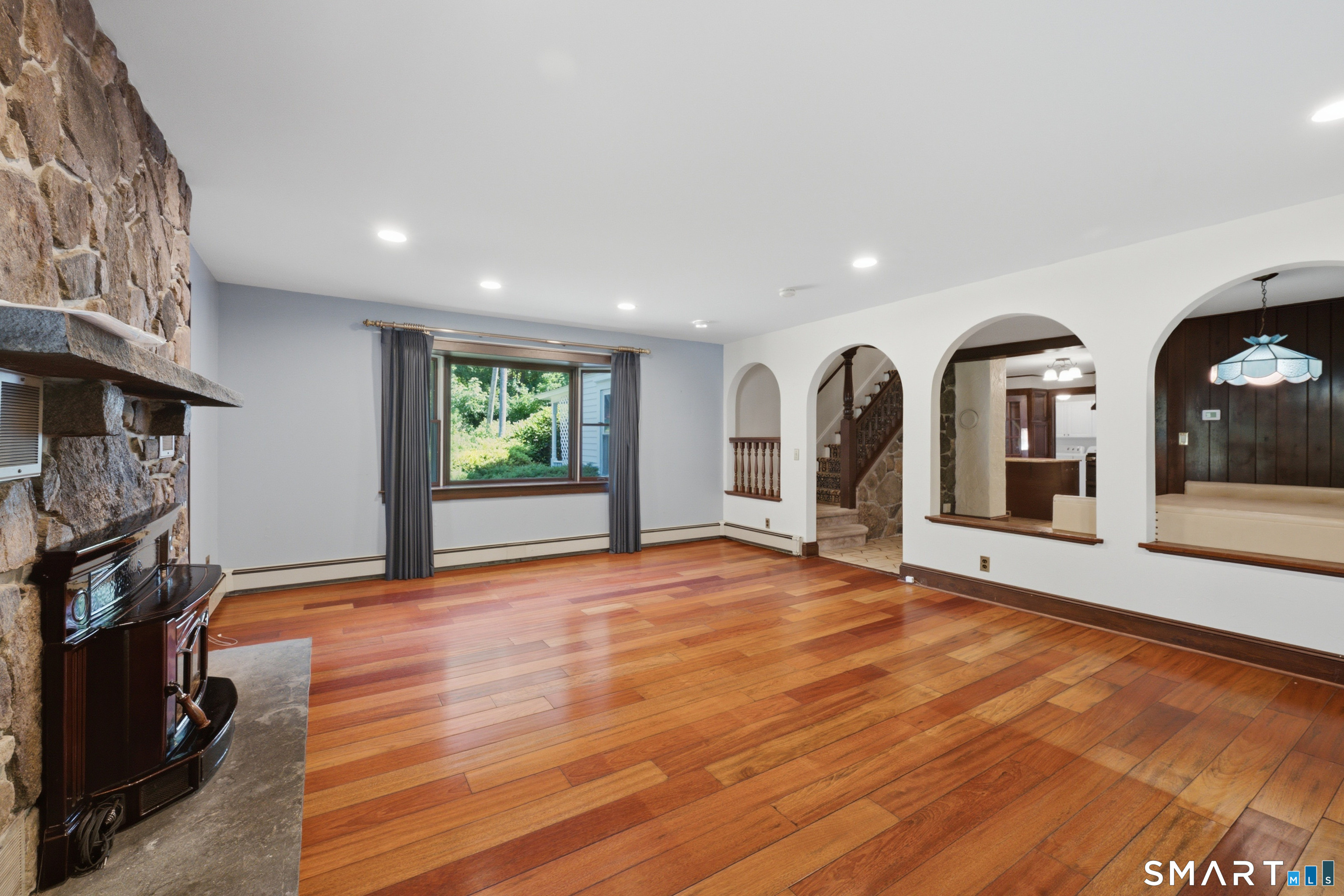 36 Middle River Road Danbury, CT 06811 - Photo 7 of 33