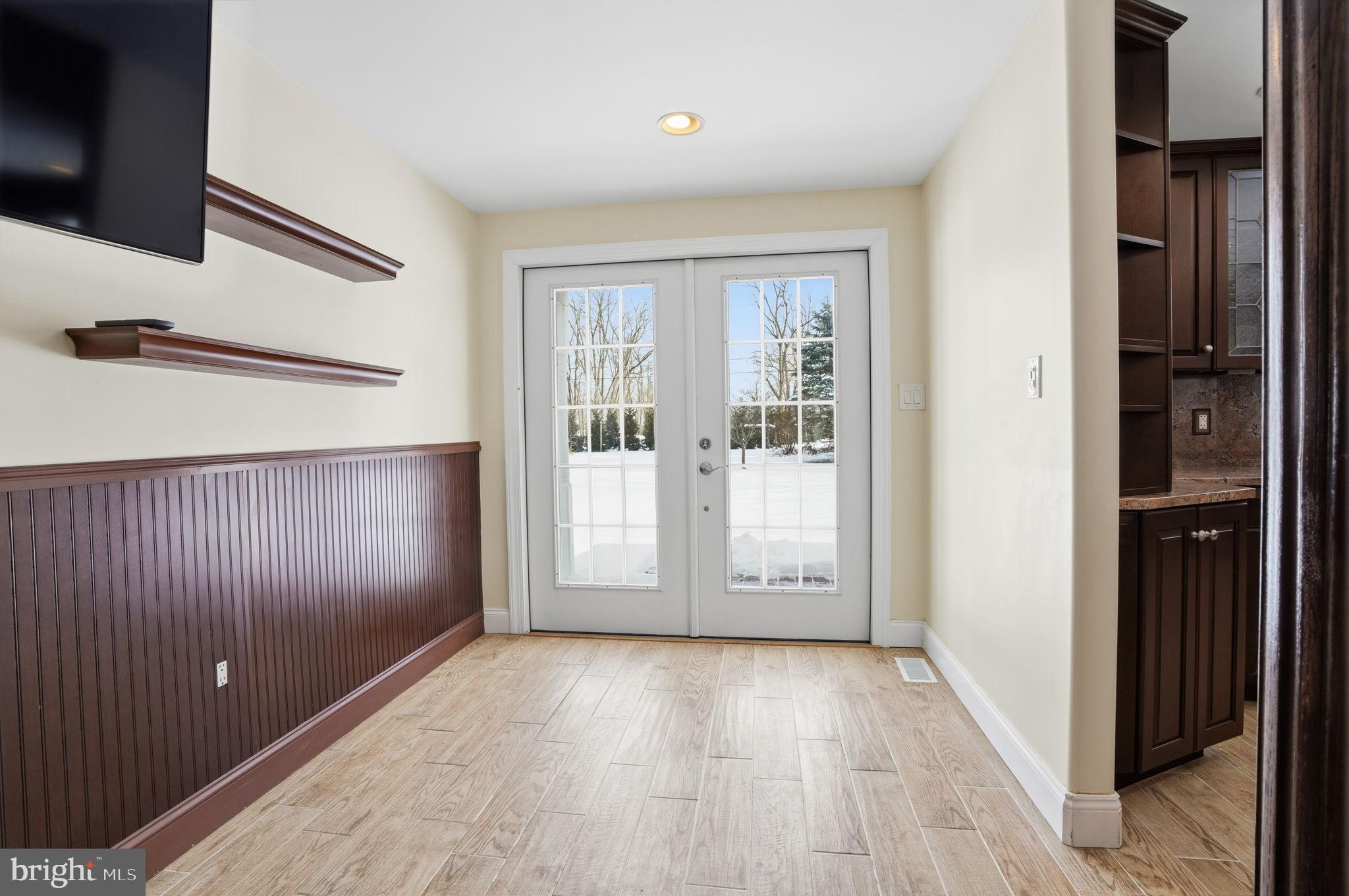 32 Lower Hilltop Road Yardley, PA 19067 - Photo 14 of 37 an empty room with windows and closet