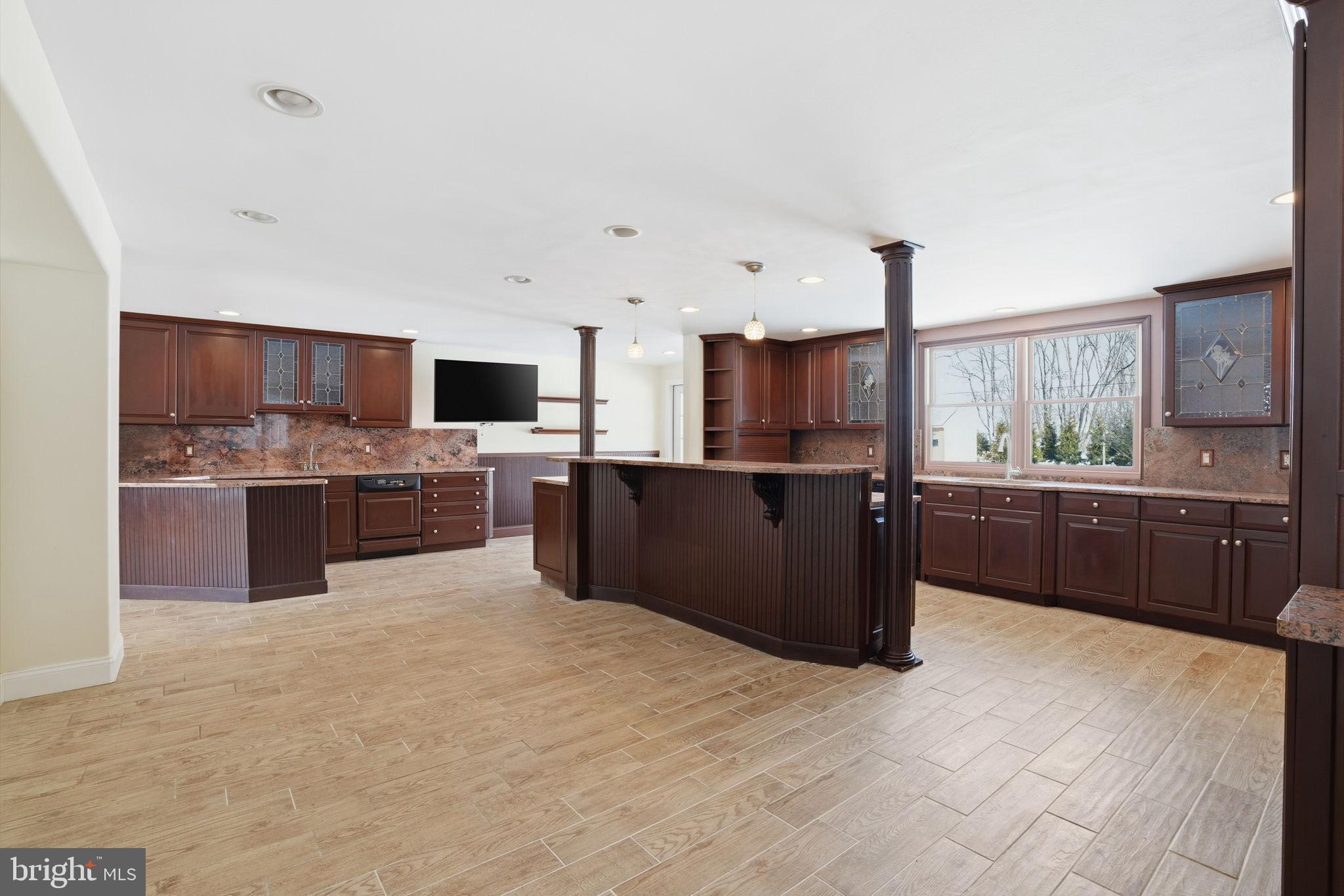 32 Lower Hilltop Road Yardley, PA 19067 - Photo 7 of 37