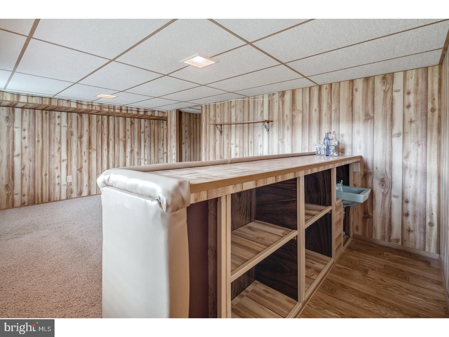 12729 Hollins Road Philadelphia, PA 19154 - Photo 19 of 23 Wet Bar