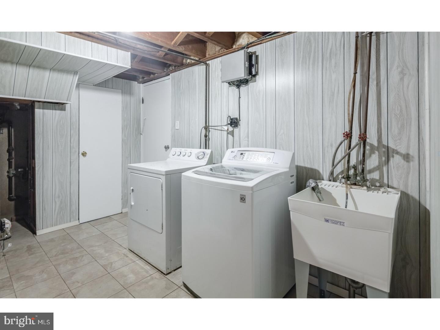 12729 Hollins Road Philadelphia, PA 19154 - Photo 21 of 23 Laundry Room