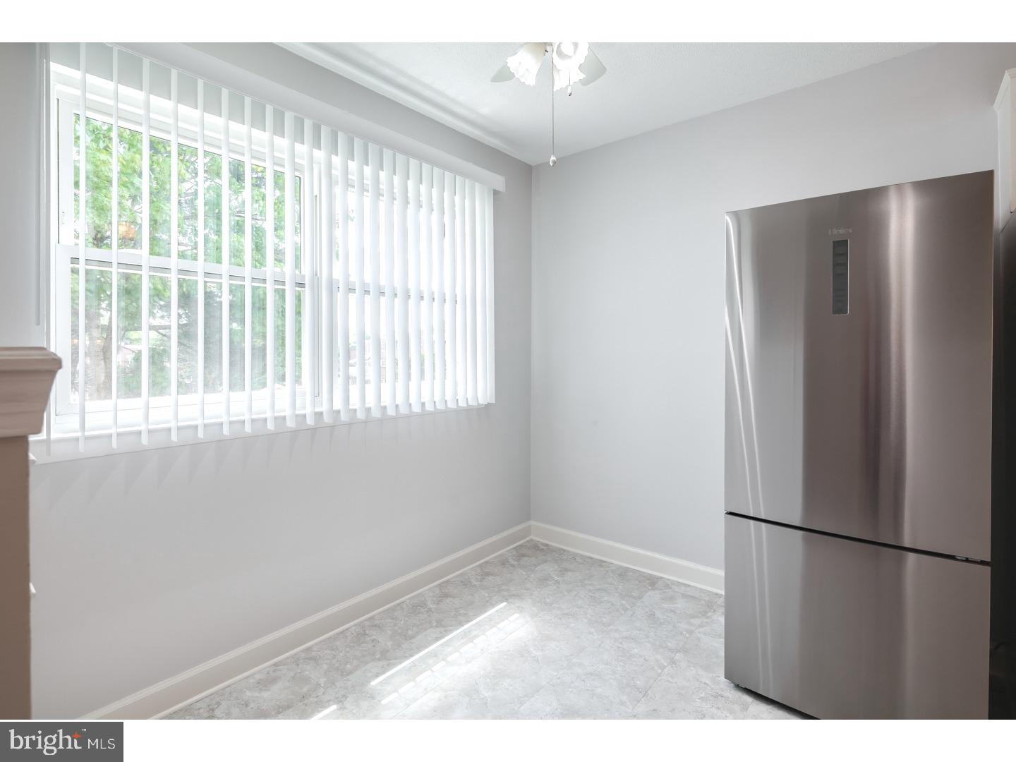 12729 Hollins Road Philadelphia, PA 19154 - Photo 10 of 23 Kitchen
