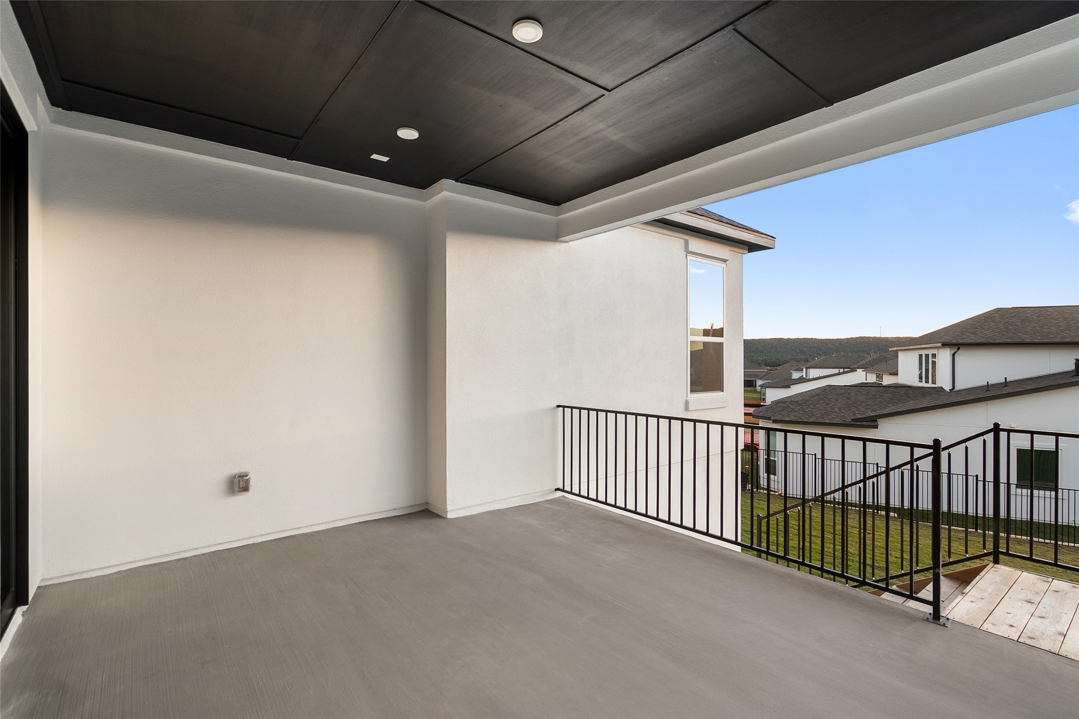 5336 Cosenza Trace Leander, TX 78641 - Photo 33 of 40 View of balcony