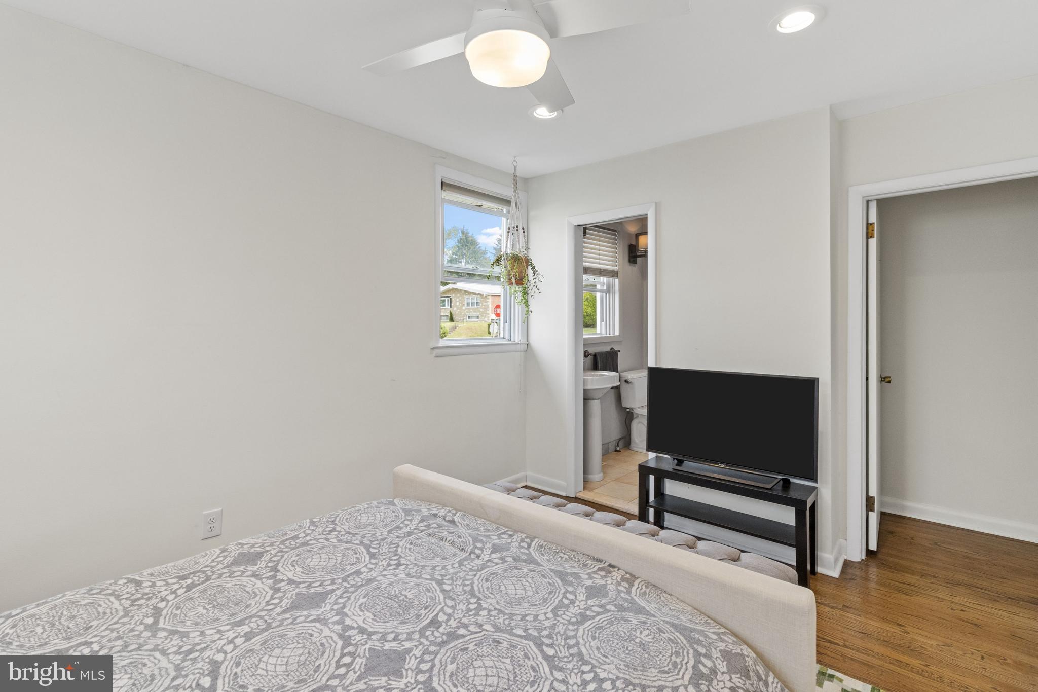 800 Charette Road Philadelphia, PA 19115 - Photo 17 of 24