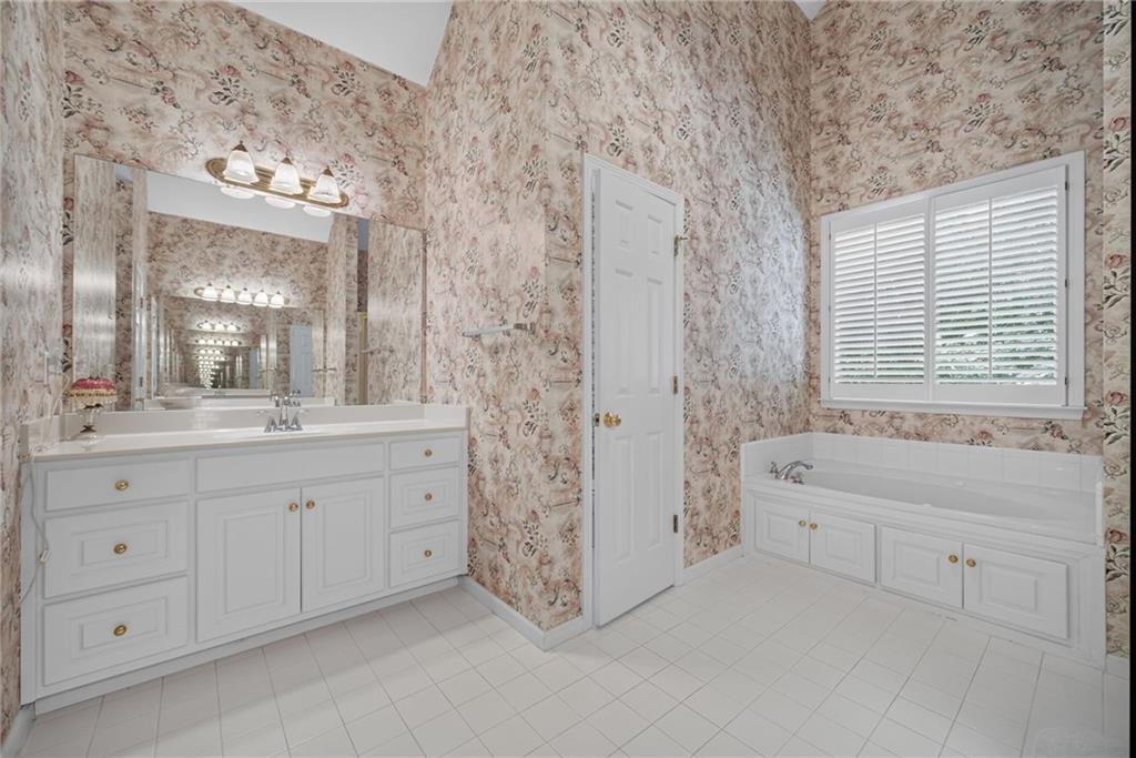 1114 Maple Creek Ridge Loganville, GA 30052 - Photo 20 of 45