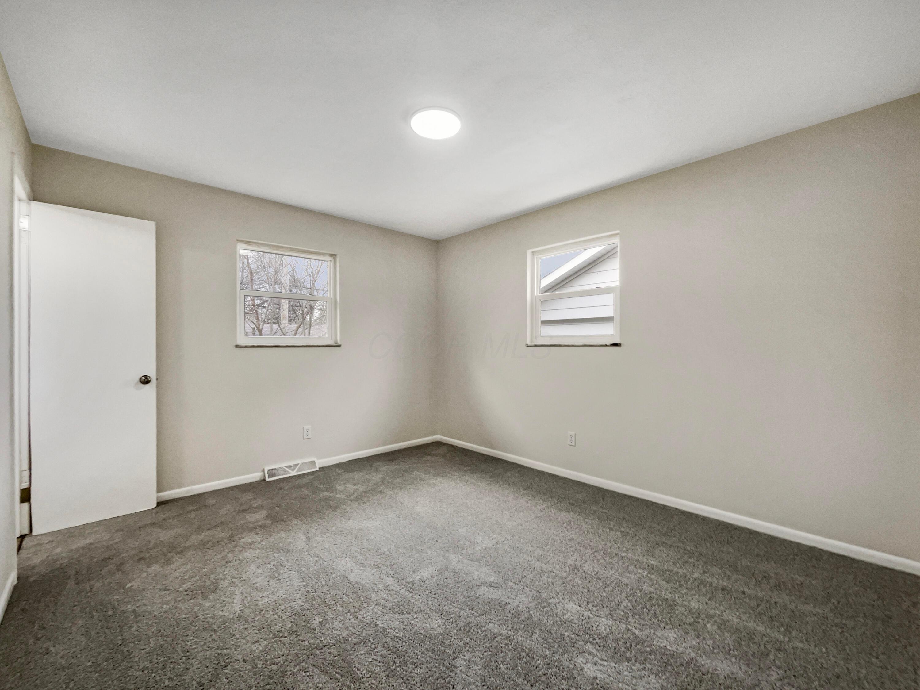 5261 Karl Road Columbus, OH 43229 - Photo 12 of 35 listing_11