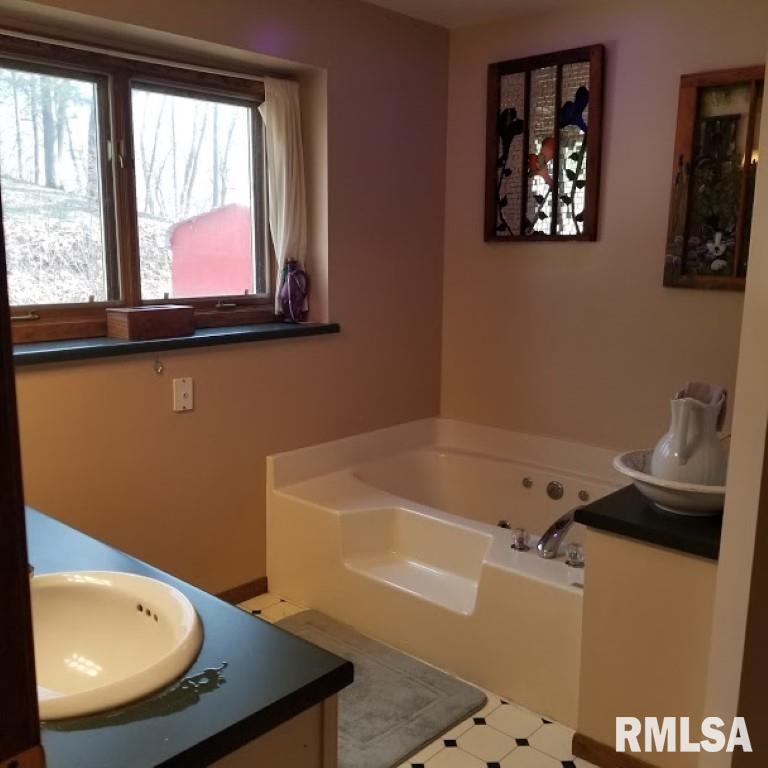 9005 114th Avenue West Taylor Ridge, IL 61284 - Photo 18 of 34 Gallery Image 18