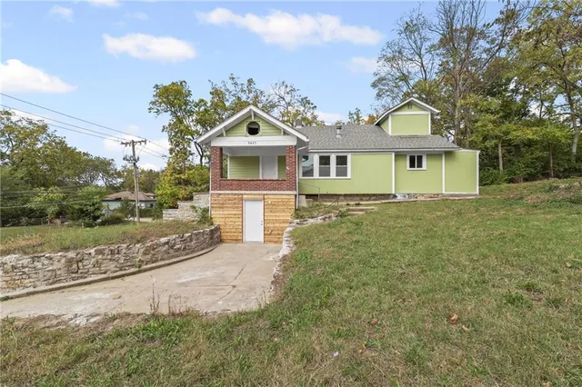 $205,000 | 5617 Indiana Avenue, Kansas City, MO 64130