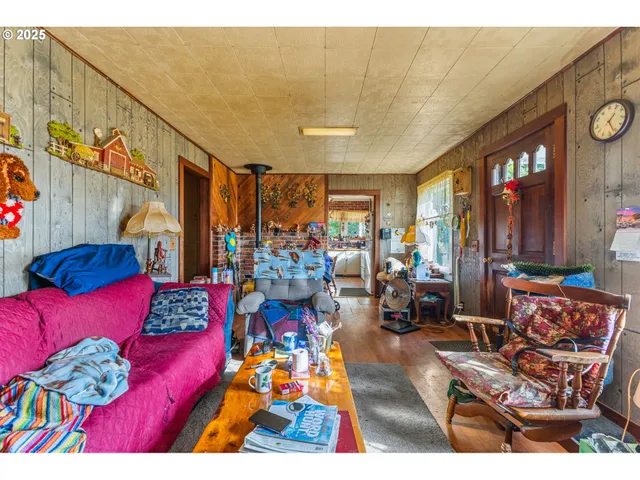 $289,900 | 42307 North River Drive, Sweet Home, OR 97386