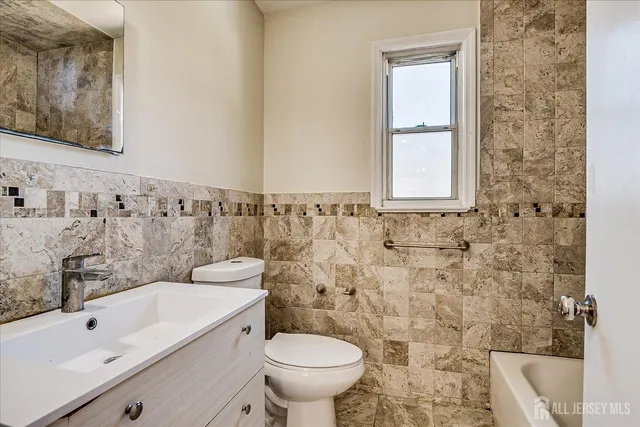 $3,095 | 11 Heathcote Avenue, Edison, NJ 08817