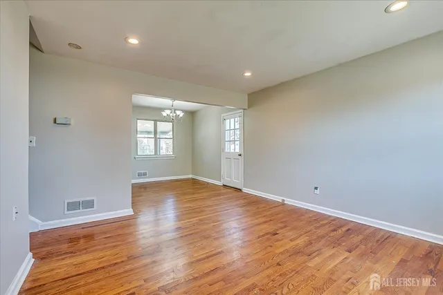 $3,095 | 11 Heathcote Avenue, Edison, NJ 08817