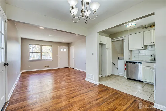 $3,095 | 11 Heathcote Avenue, Edison, NJ 08817