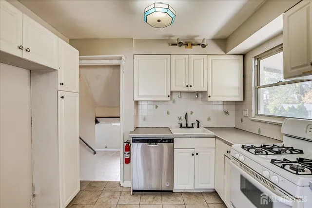 $3,095 | 11 Heathcote Avenue, Edison, NJ 08817